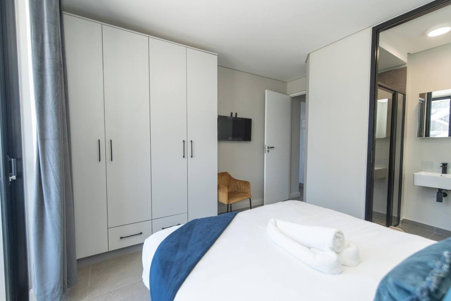 Infinite Tide Bellamare Apartment